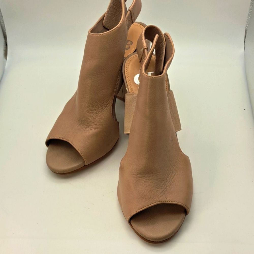 Gianni Bini Leather Bootie Size 8 Tan Chunky Heel Peep Toe Leather Ankle Bootie